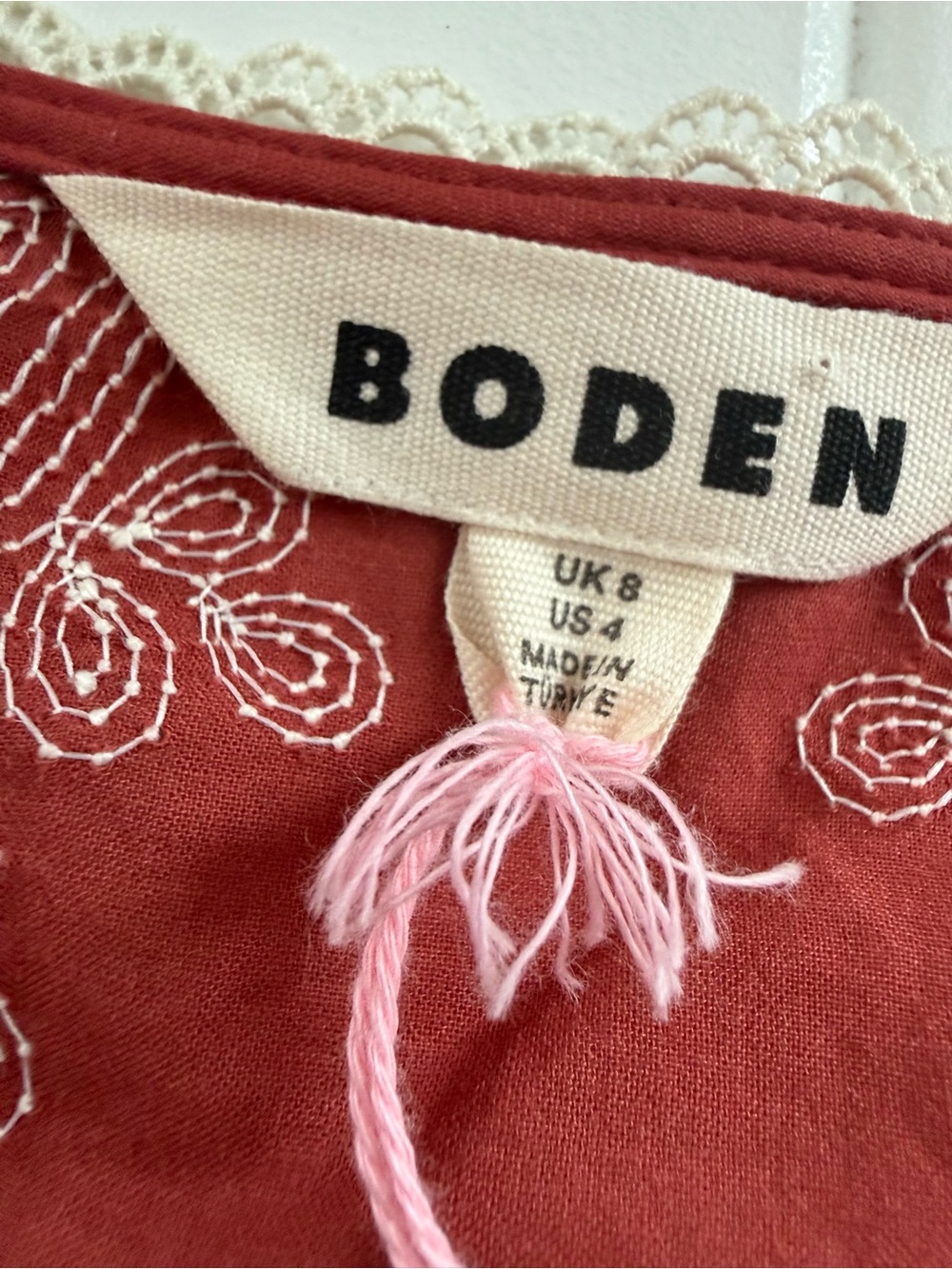 Boden Leah Short Sleeve Top Embroidered Blouse US 4 NEW

Chest 18
Length 24 - Picture 4 of 5